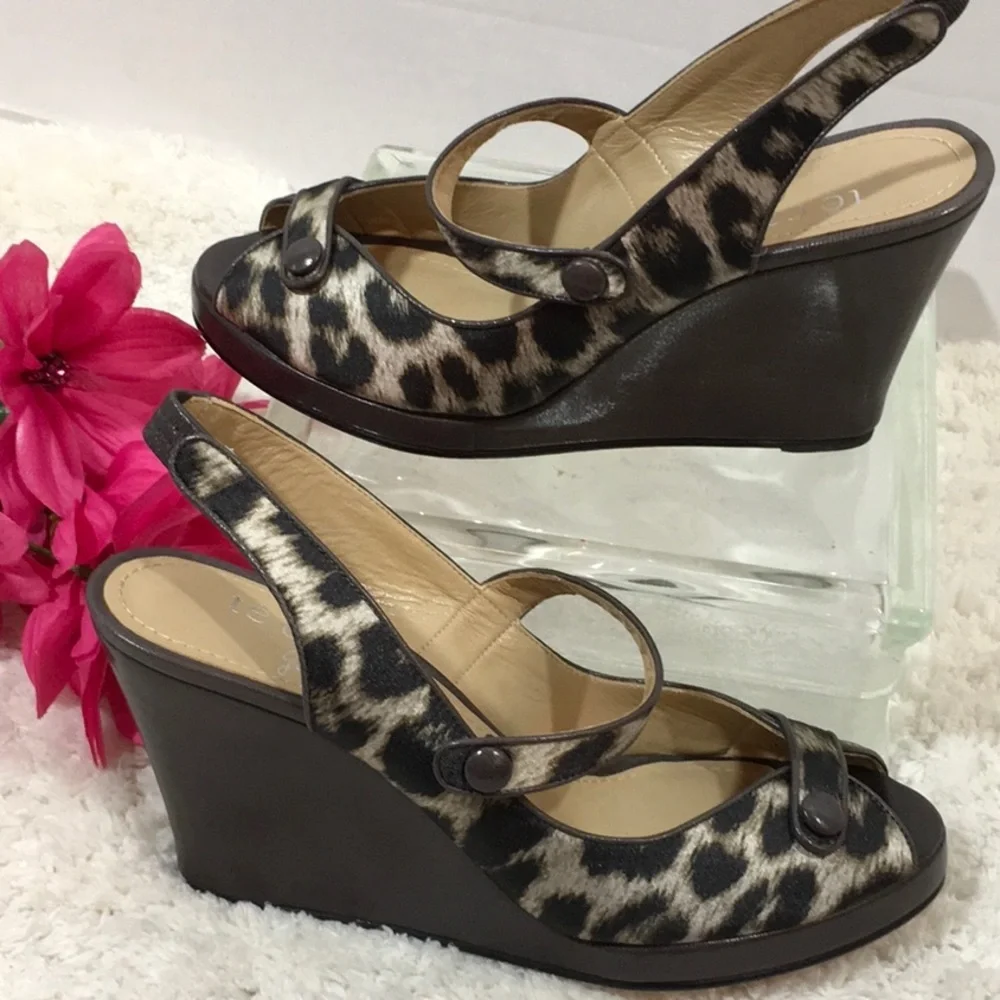 Te Casan NY animal print platform wedge